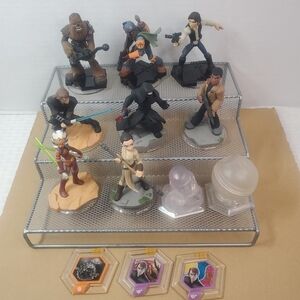 Disney Infinity 3.0 Star Wars Lot of 8 figures and extras.